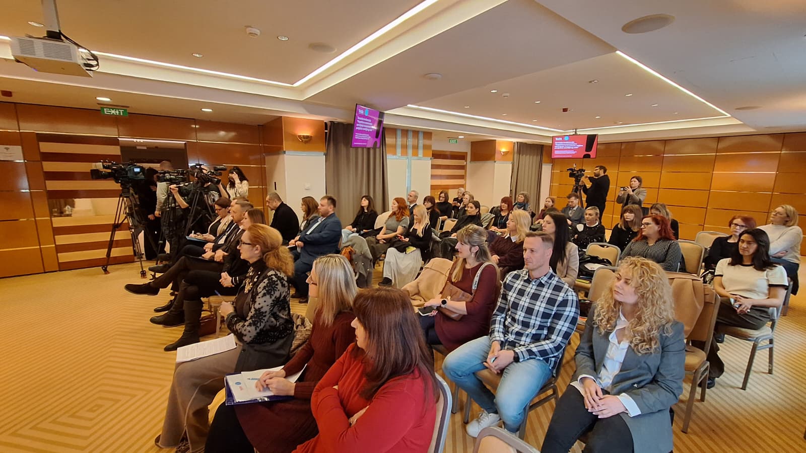 Tematska konferencija “Kognitivno-emocionalno upravljanje kućanstvom: vidljive posljedice nevidljivog rada”